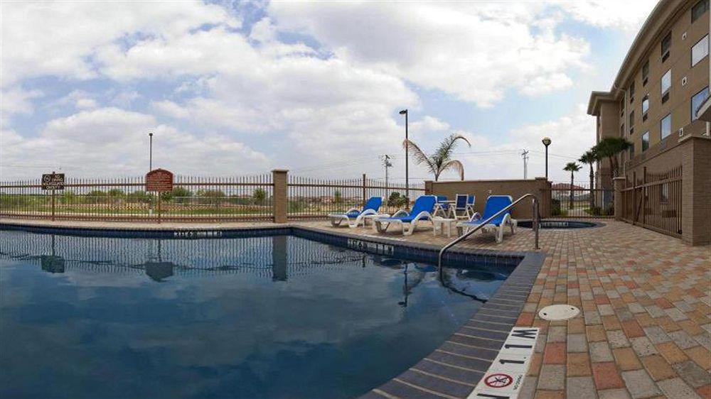 Holiday Inn Express & Suites - Laredo-Event Center Area By Ihg Exterior photo
