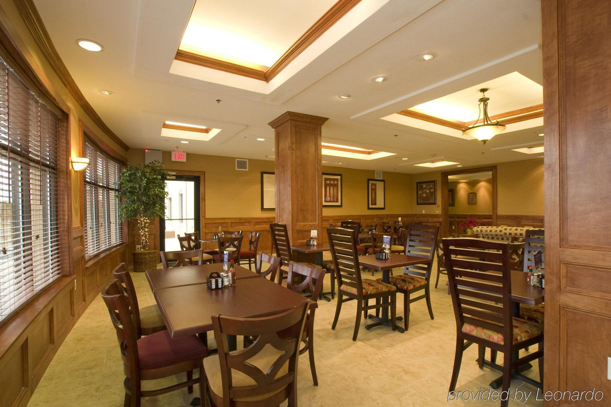 Holiday Inn Express & Suites - Laredo-Event Center Area By Ihg Restaurant photo