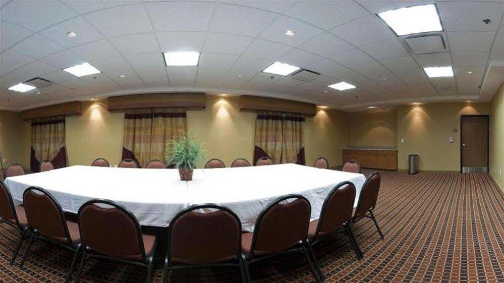 Holiday Inn Express & Suites - Laredo-Event Center Area By Ihg Exterior photo