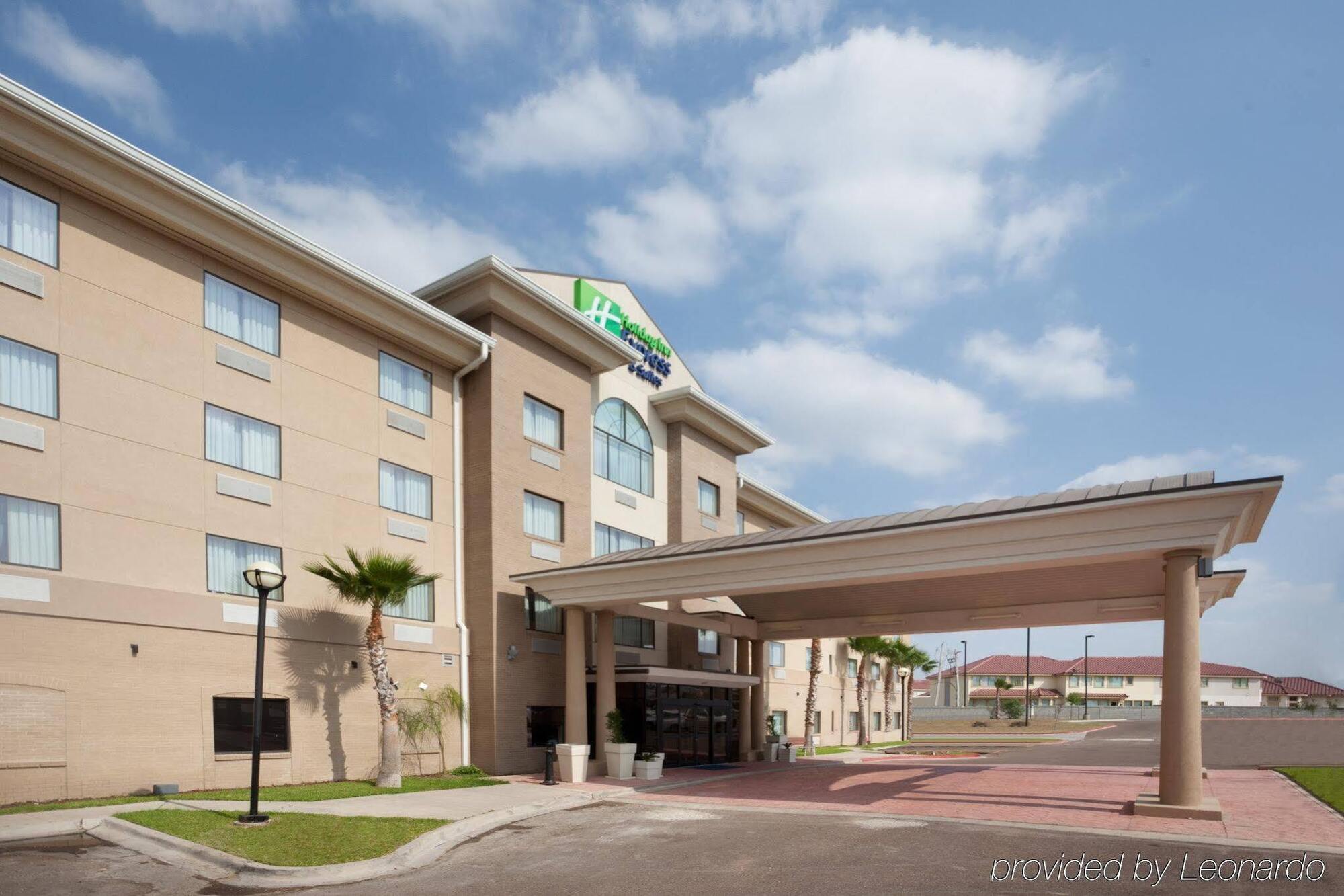 Holiday Inn Express & Suites - Laredo-Event Center Area By Ihg Exterior photo